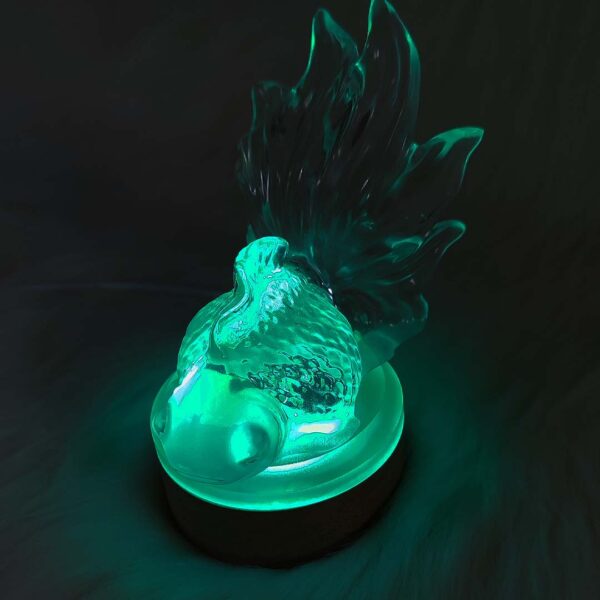 RGB LED šviestuvas - statulėlė "Auksinė Žuvelė" - Image 3